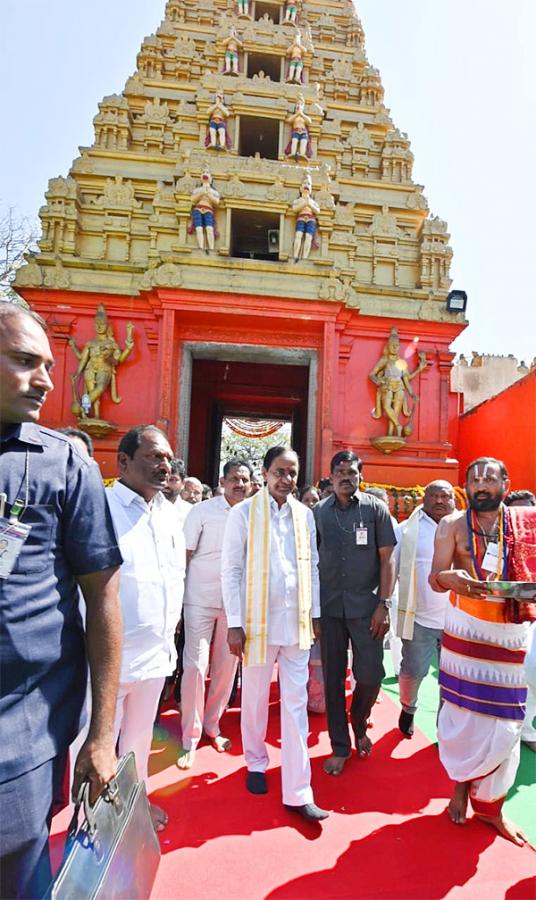 KCR_20Visits_20Kondagattu_20Anjaneyaswamy_20Temple_20Photos-30.jpg 28