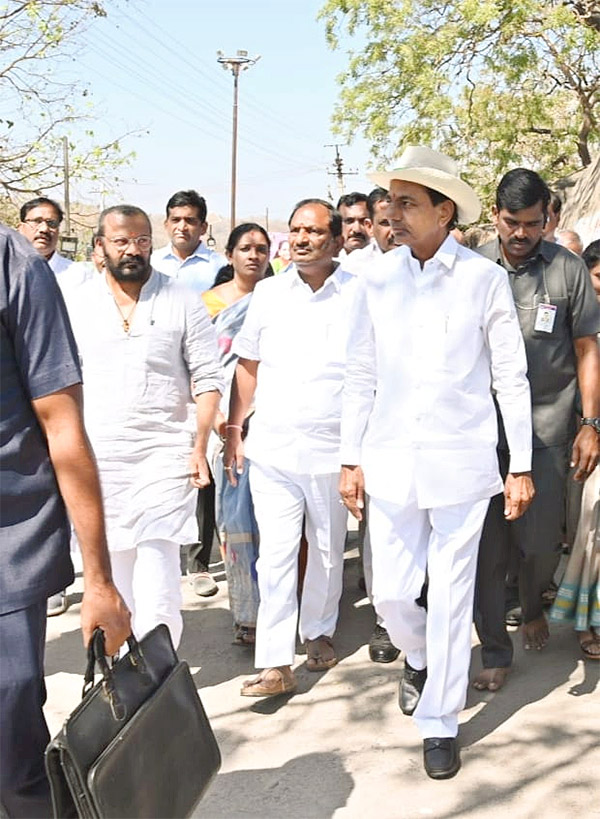 KCR_20Visits_20Kondagattu_20Anjaneyaswamy_20Temple_20Photos-31.jpg 29