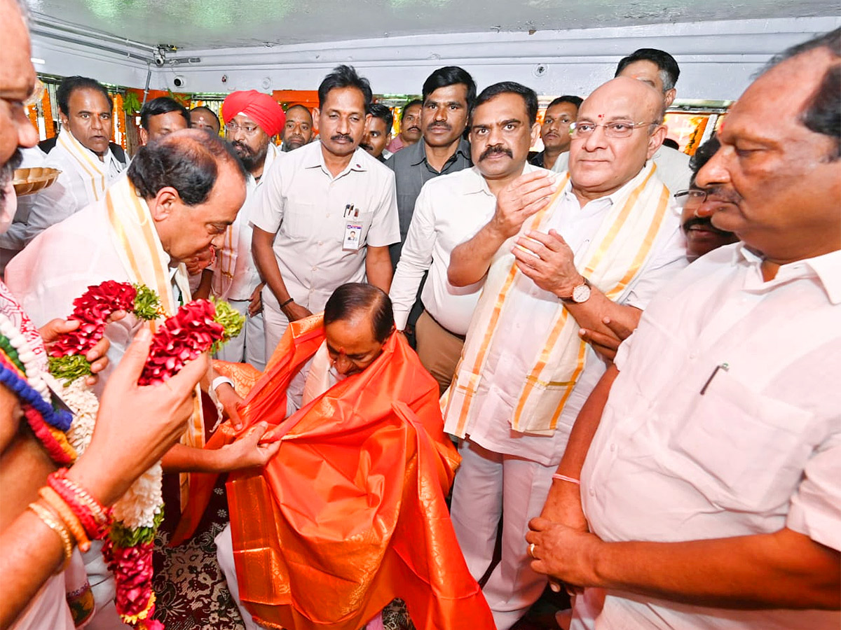 KCR_20Visits_20Kondagattu_20Anjaneyaswamy_20Temple_20Photos-4.jpg 4