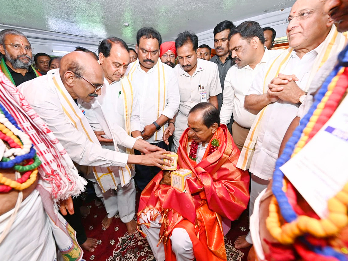 KCR_20Visits_20Kondagattu_20Anjaneyaswamy_20Temple_20Photos-5.jpg 5