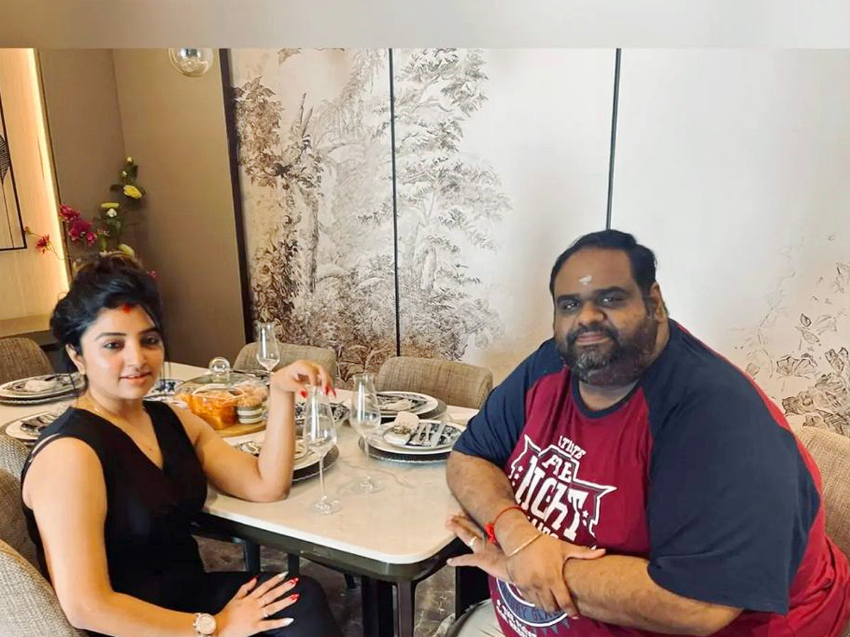 Actress_20Mahalakshmi_20And_20Ravindra_20Chandrasekhar_20Photos_12.jpg 9