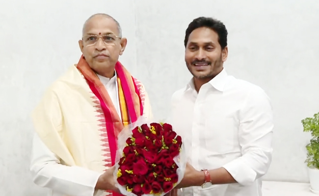 CM_Jagan_Chaganti.jpg