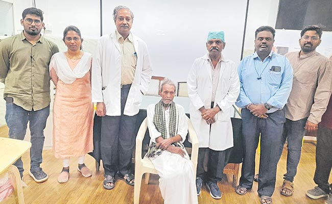Doctors-Saved-Old-Man-Life-.jpg