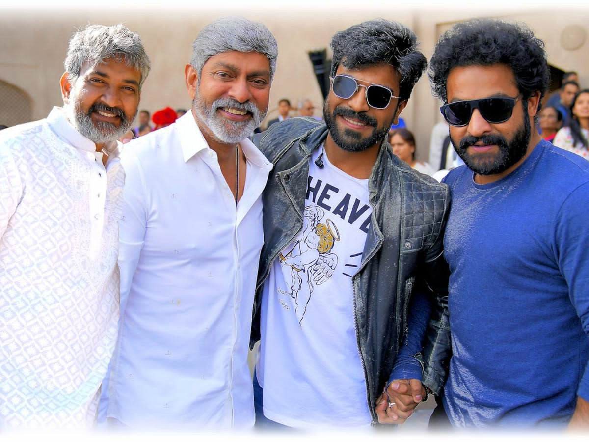 Tollywood_20Senior_20Actor_20Jagapathi_20Babu_20Pics_20That_20You_20have_20Never_20Seen-36.jpg 36