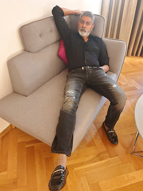 Tollywood_20Senior_20Actor_20Jagapathi_20Babu_20Pics_20That_20You_20have_20Never_20Seen-39.jpg 39