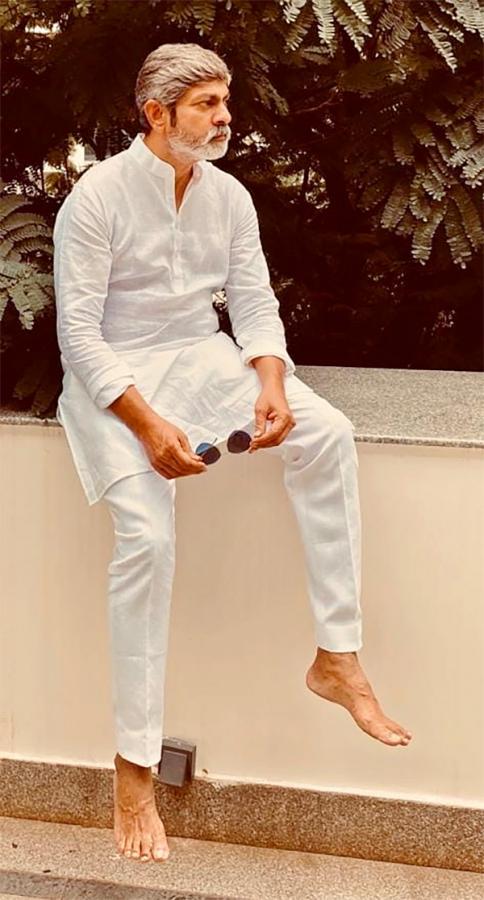 Tollywood_20Senior_20Actor_20Jagapathi_20Babu_20Pics_20That_20You_20have_20Never_20Seen-44.jpg 44
