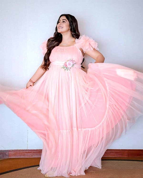 Actress_20Poorna_20Baby_20Bump_20Photoshoot-12.jpg 12