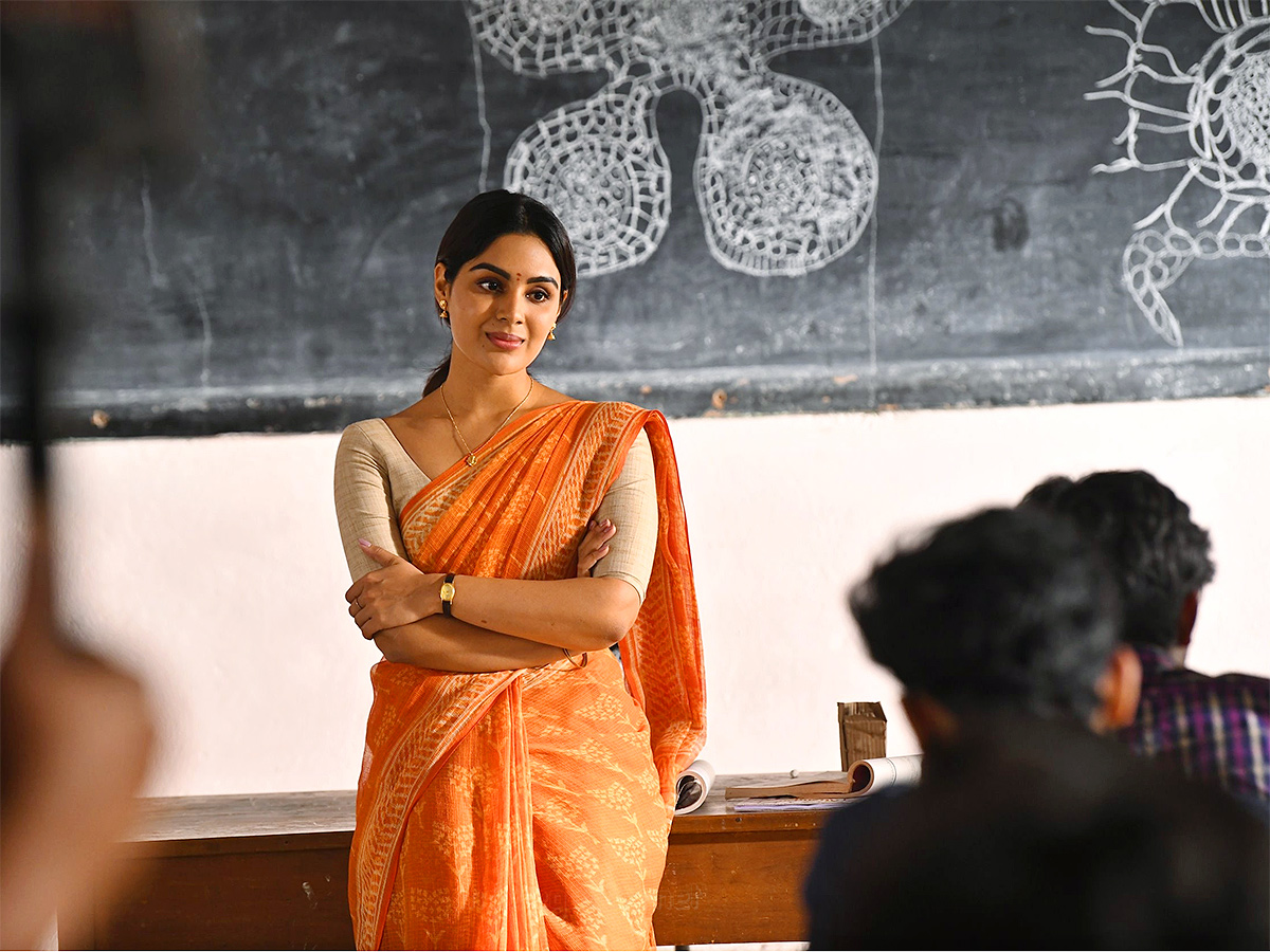 Dhanush_20in_20Sir_20Movie_20HD_20Pics-12.jpg 12