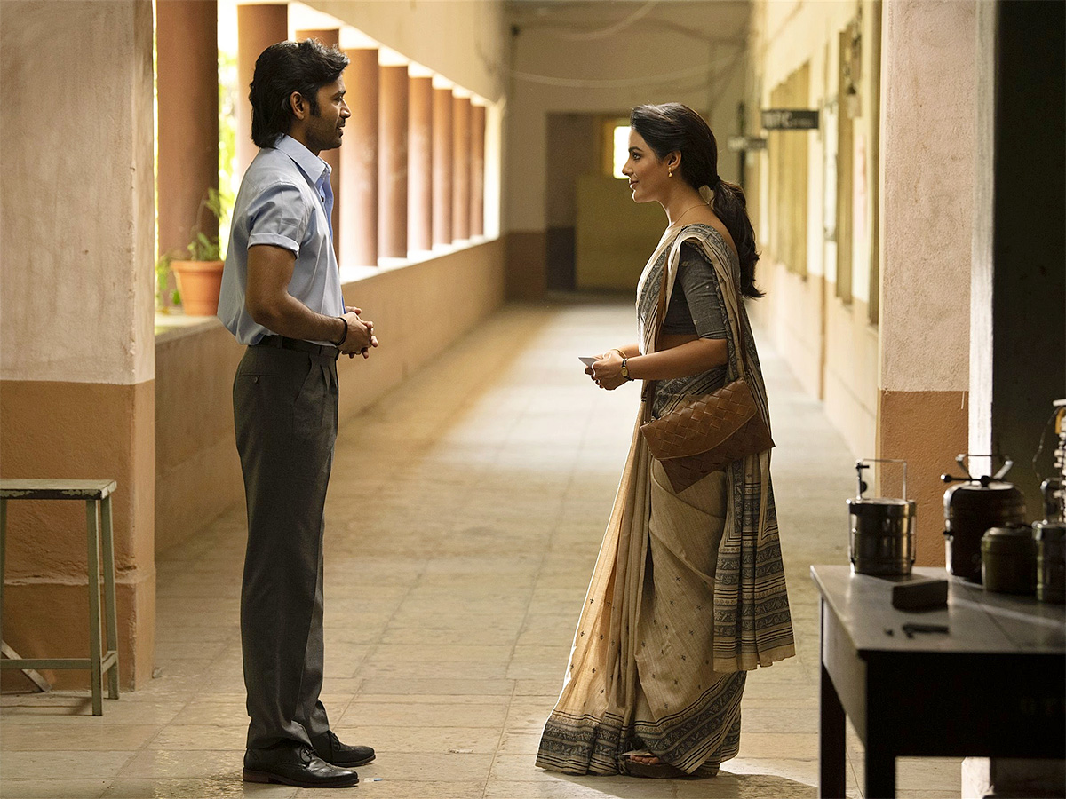 Dhanush_20in_20Sir_20Movie_20HD_20Pics-16.jpg 16