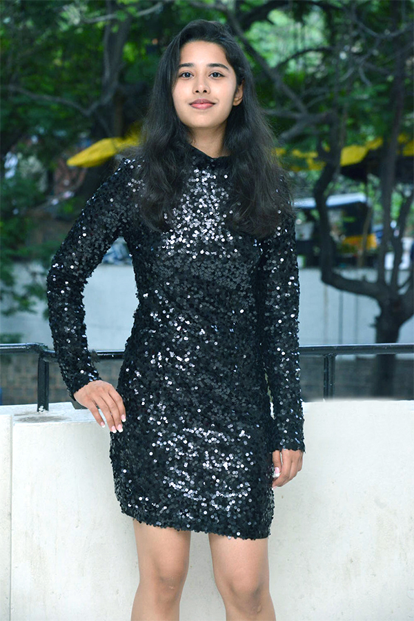 Satya_20Krishnan_20Daughter_20Ananya_20Krishnan_20Latest_20Photos-5.jpg 5