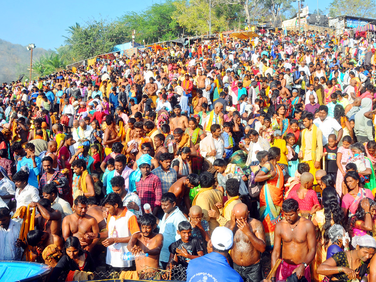 Shivaratri_20celebrations_20In_20Srisailam_20Photo_20Gallery_14.jpg 15