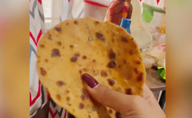 Hostel_Food_Paratha_Video.jpg