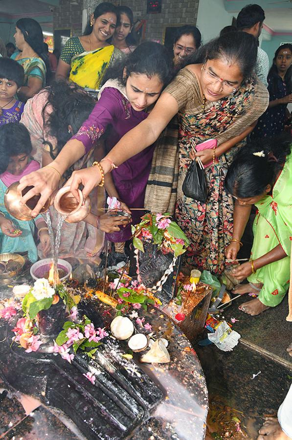 Mahashivratri_202023_20Celebrations_20Telugu_20states-25.jpg 24