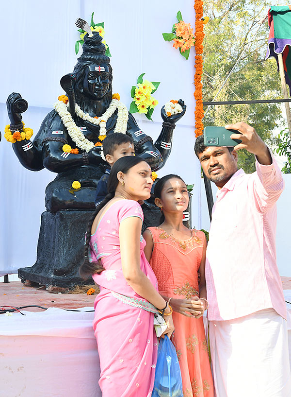 Mahashivratri_202023_20Celebrations_20Telugu_20states-27.jpg 26