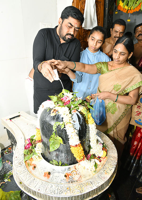 Mahashivratri_202023_20Celebrations_20Telugu_20states-29.jpg 28