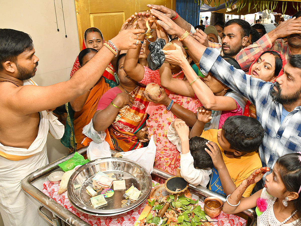 Mahashivratri_202023_20Celebrations_20Telugu_20states-3.jpg 3