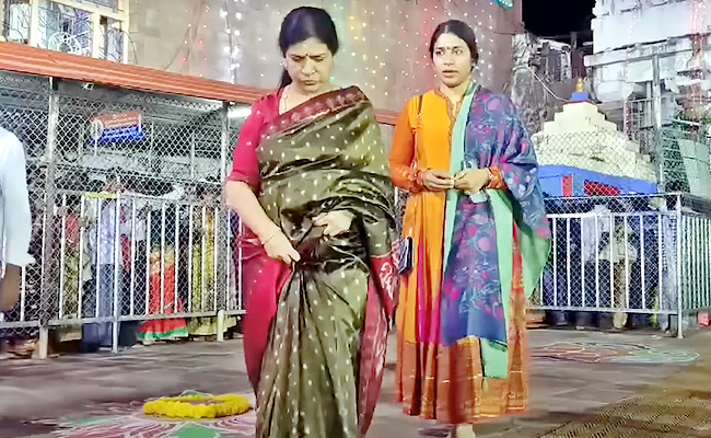 Megastar-Chiranjeevi-Wife-S.jpg