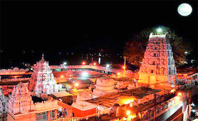 Telangana-Vemulawada-Temple.jpg