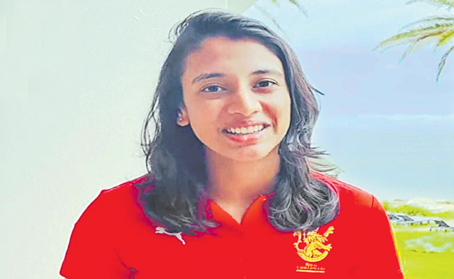 SMRITI-MANDHANA-RCB.jpg