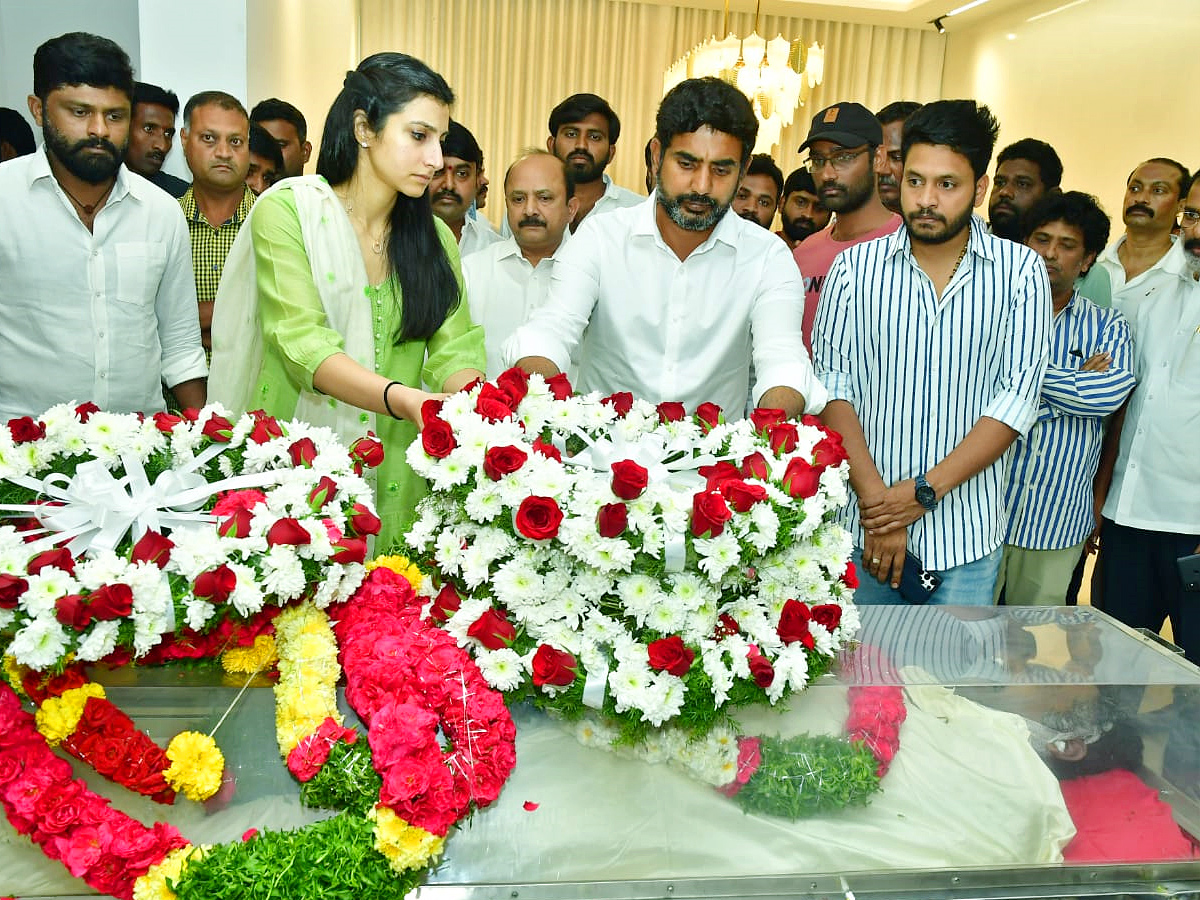Stars_20politicians_20pay_20last_20respects_20to_20Taraka_20Ratna_20Photos_32.jpg 32