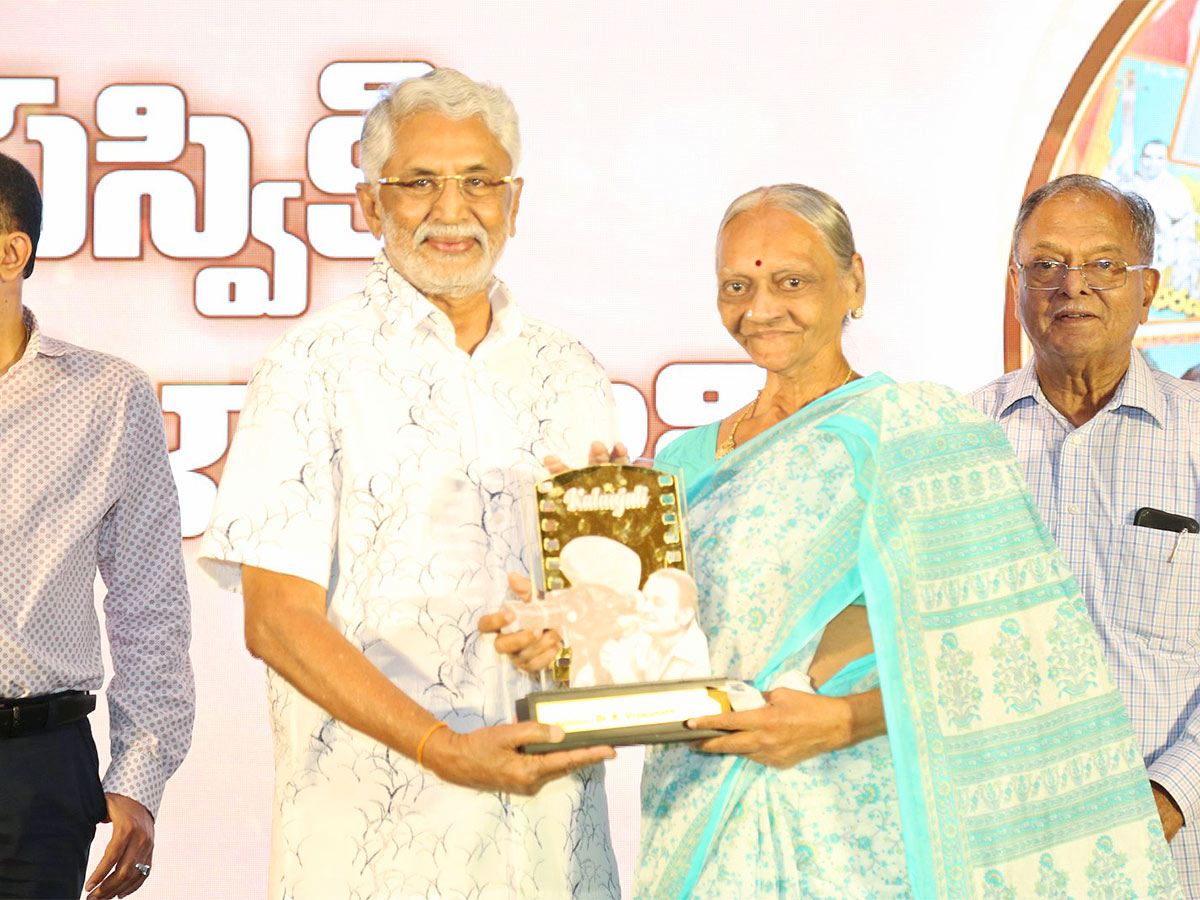 Kalatapasvi_20K_20Viswanath_20Birthday_20Anniversary_20Celebrations-21.jpg 21