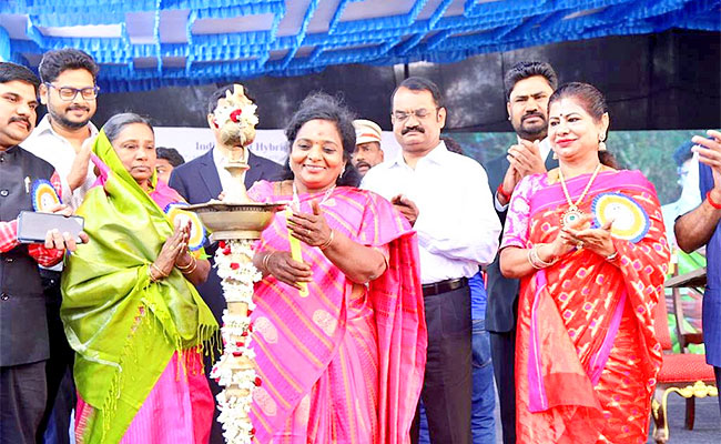 Tamilisai-Soundararajan.jpg