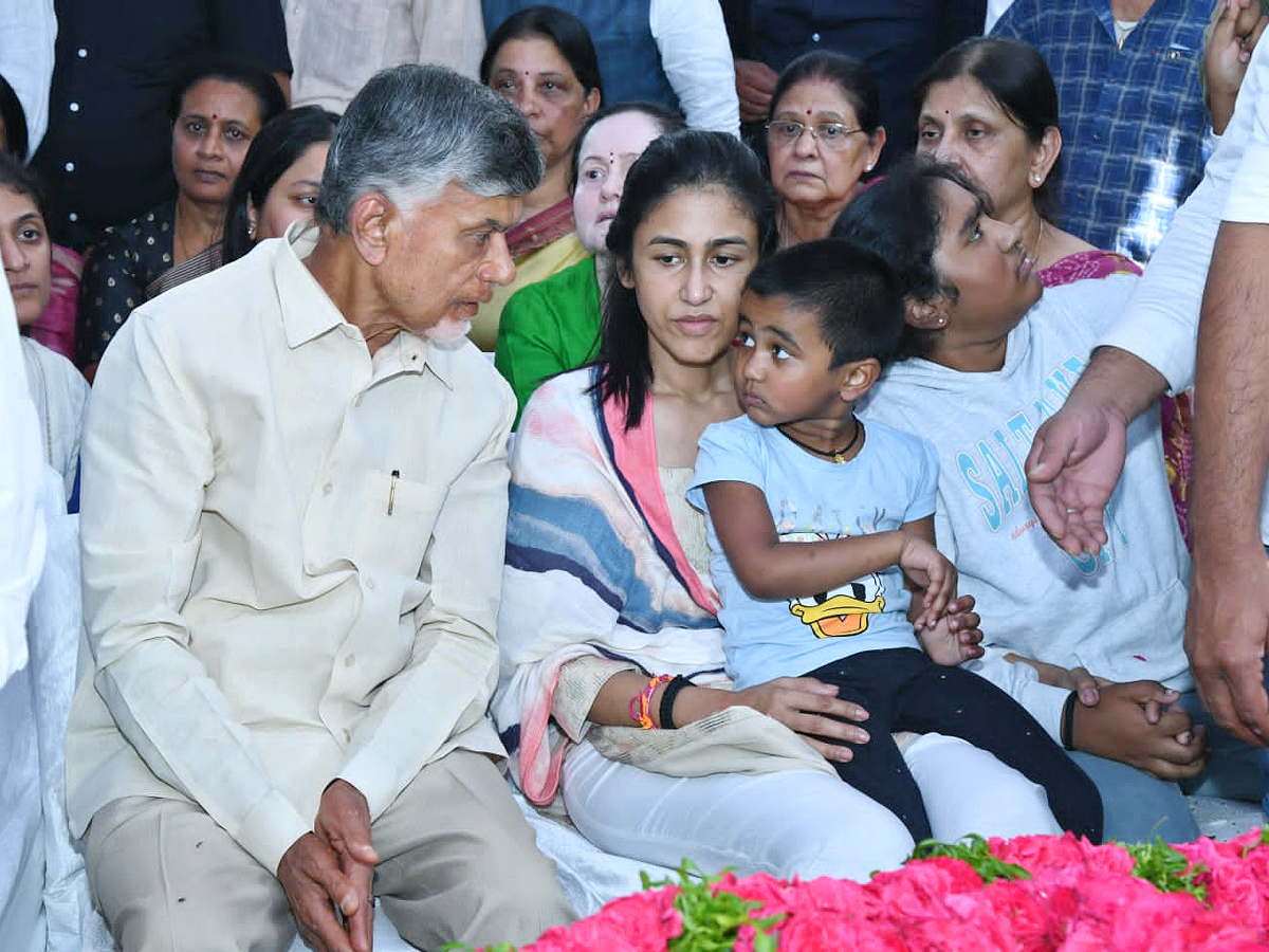 Taraka_20Ratna_20Funeral_20Photos_3.jpg 5