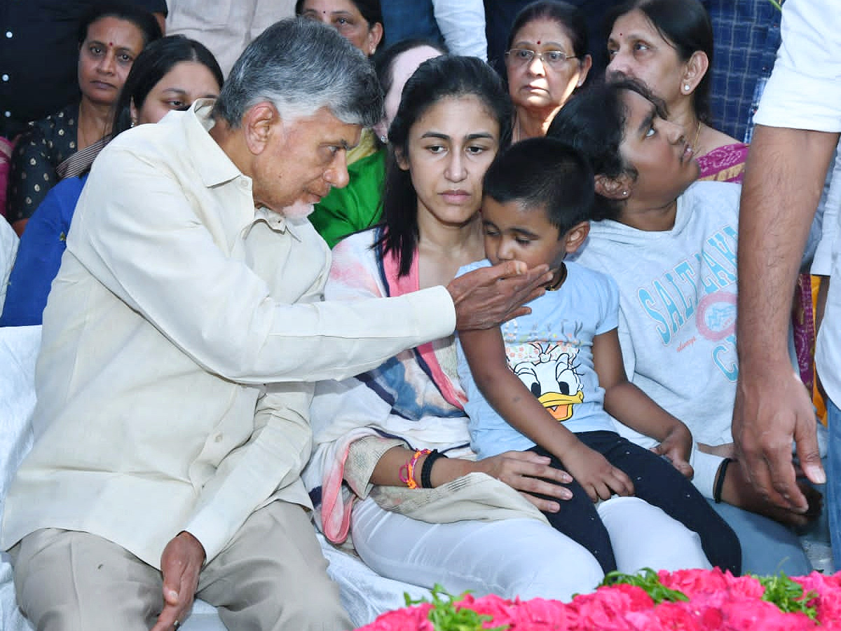 Taraka_20Ratna_20Funeral_20Photos_4.jpg 6