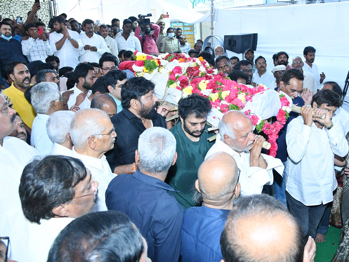 Taraka_20Ratna_20Funeral_20Photos_5.jpg 7