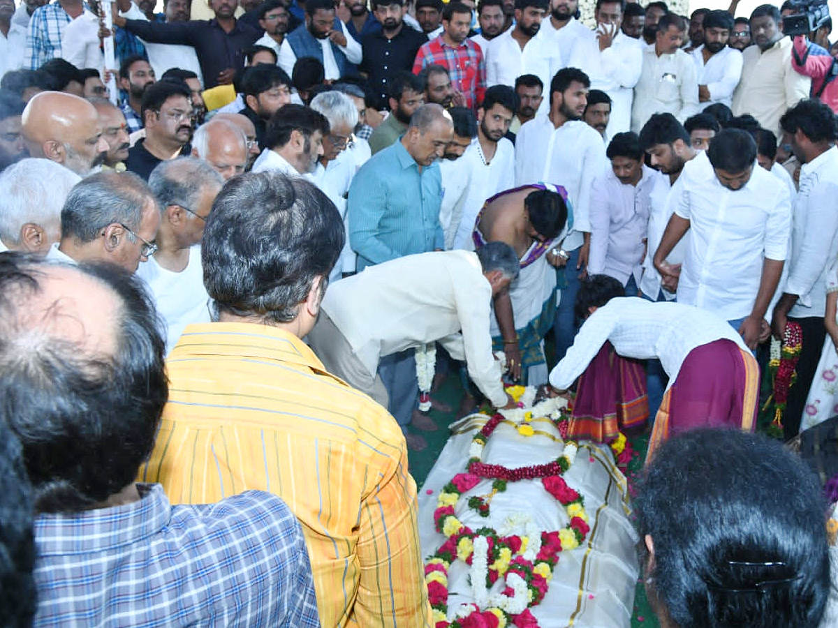 Taraka_20Ratna_20Funeral_20Photos_9.jpg 11