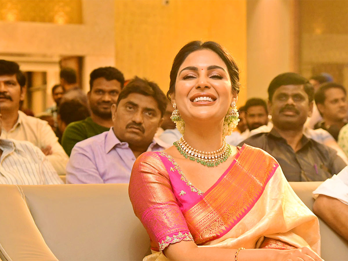 SIR_20Movie_20Blockbuster_20Success_20Meet-26.jpg 26