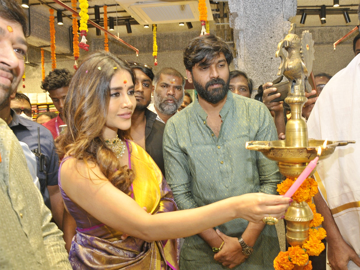 Nabha_20Natesh_20At_20Nizamabad_20Photo_20Gallery_5.jpg 2