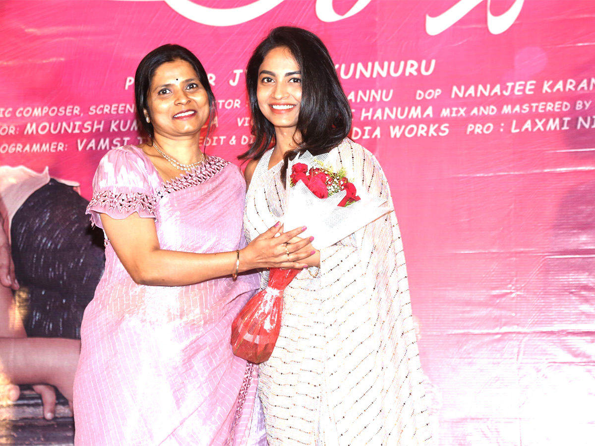 Nevvekavali_20Amma_20Song_20Launch_20Event_20Photos-8.jpg 8