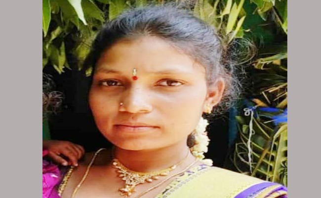 Young-Woman-Died-Of-Snake-B.jpg
