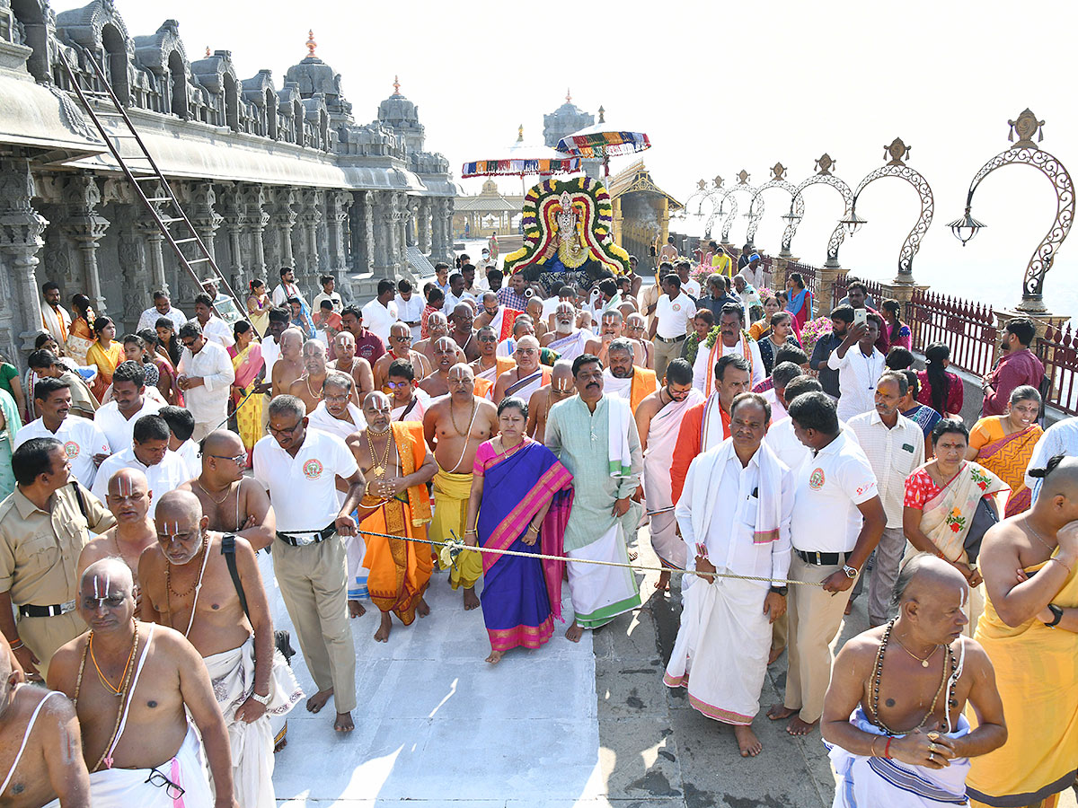 Yadadri_20Brahmotsavams_202023_20Photos-4.jpg 4