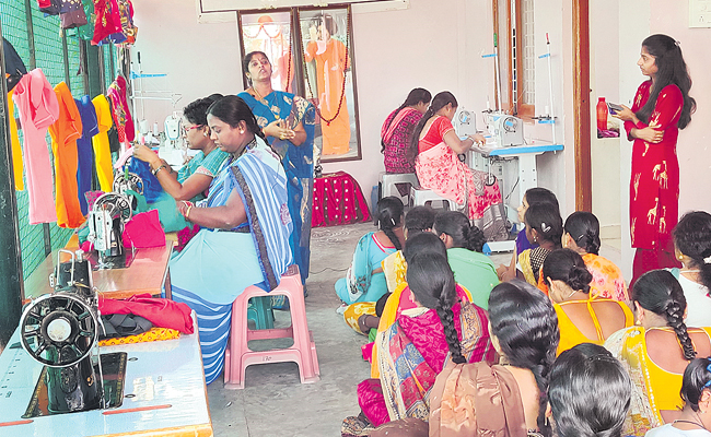 krishnaveni.jpg