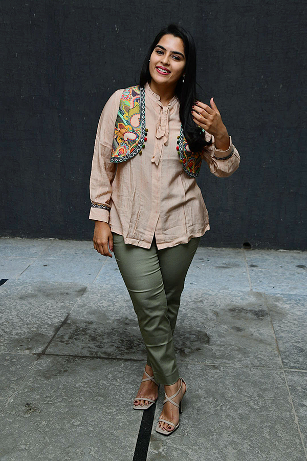 Actress_20Kavya_20Kalyanram_20Photos_10.jpg 9