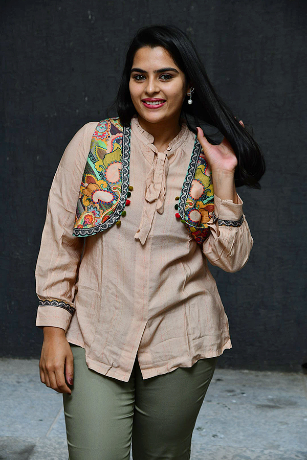 Actress_20Kavya_20Kalyanram_20Photos_12.jpg 11
