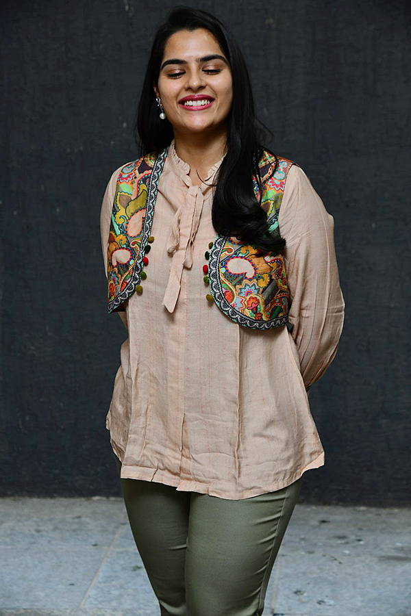 Actress_20Kavya_20Kalyanram_20Photos_16.jpg 15