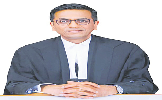 DY-CHANDRACHUD-5.jpg