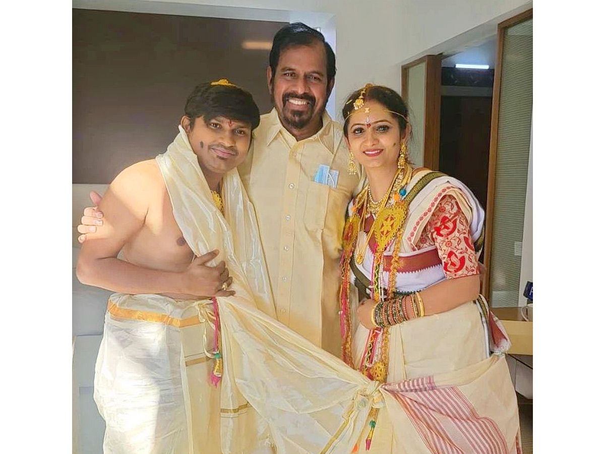 Jordar_20Sujatha_20and_20Rocking_20Rakesh_20Wedding_20Celebartion_20Photos_13.jpg 22