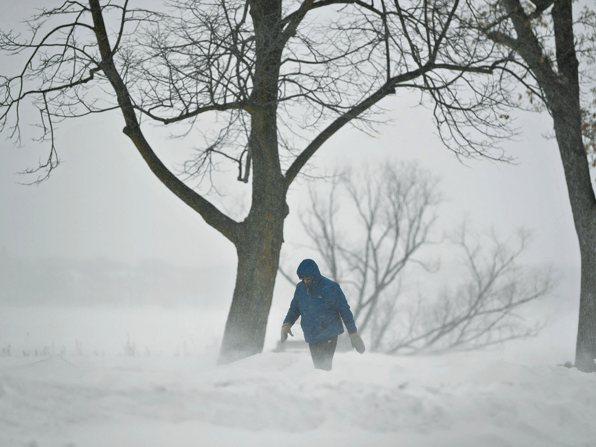 Massive_20Snow_20Storm_20Hits_20America_20Photos_12.jpg 12