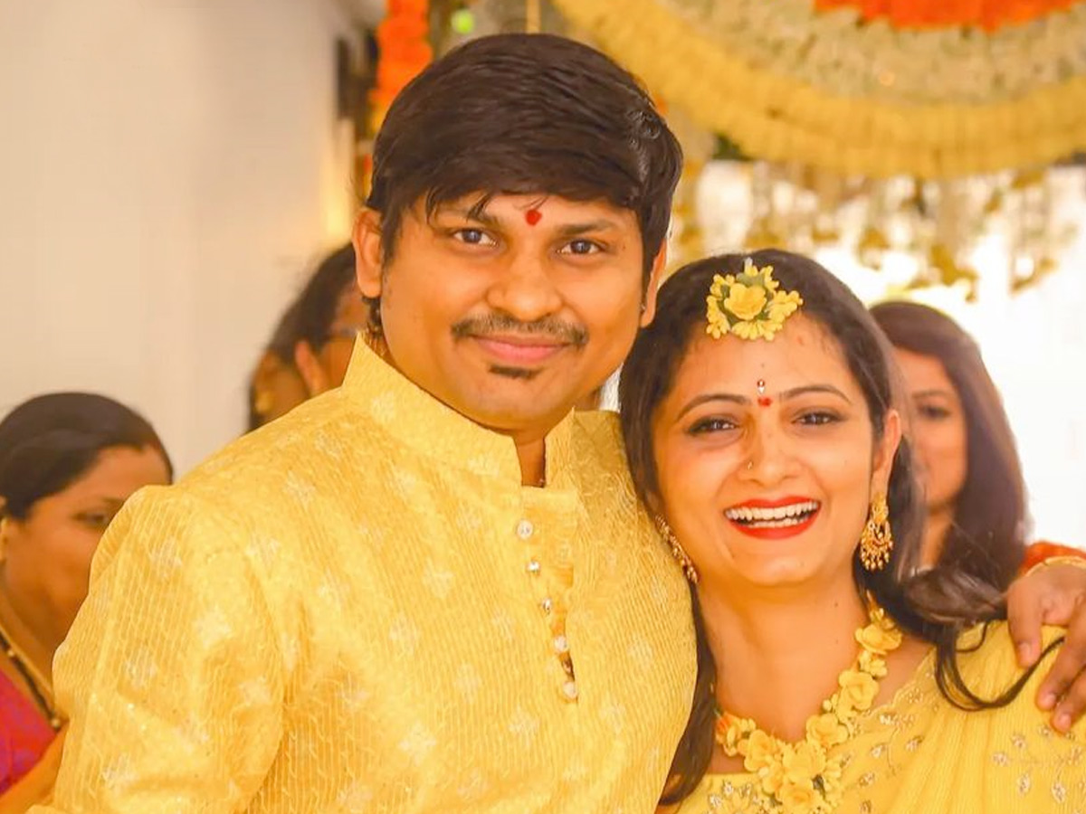 Anchor_20Jordar_20Sujatha_20and_20Rocking_20Rakesh_20Haldi_20Fuction_20Photos_2.jpg 3