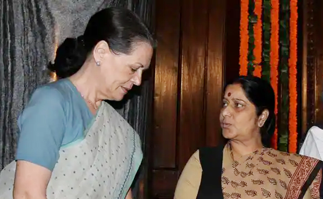 Sonia_Gandhi_Sushma_Headsha.jpg