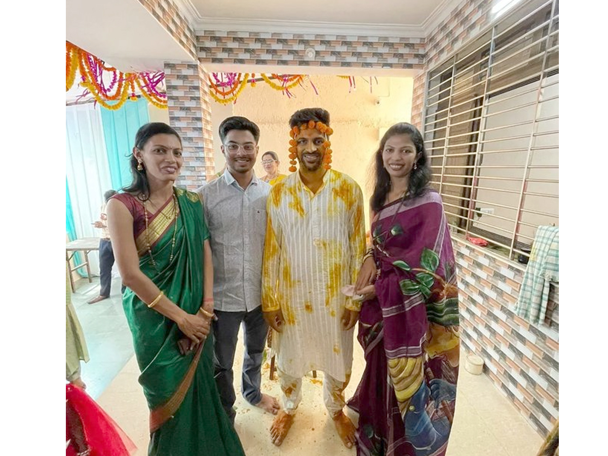 Cricketer_20Shardul_20Thakurs_20Haldi_20Ceremony_20at_20his_20House_20Photos_3.jpg 4