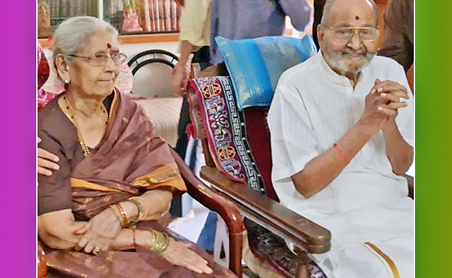 K_20Viswanath_20Wife_20Jaya_20Lakshmi.jpg