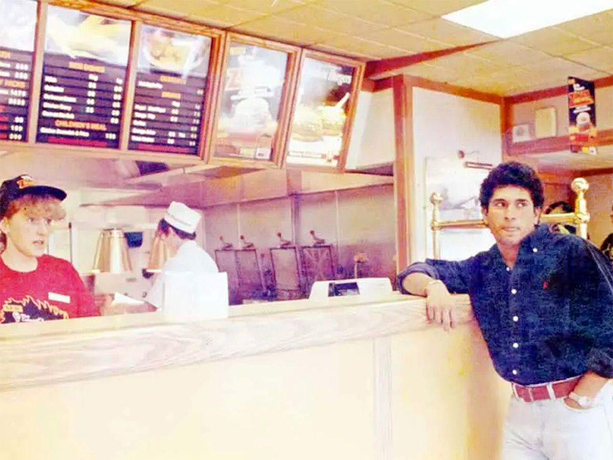 Rare_20Photos_20Of_20Sachin_20Tendulkar_20-49.jpg 46