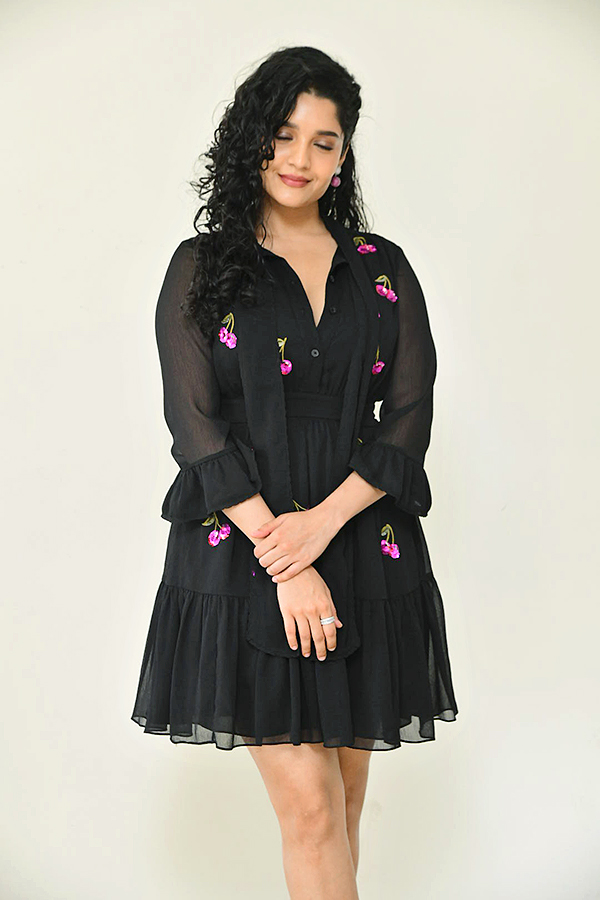Ritika_20Singh_20Latest_20Pictures-11.jpg 10