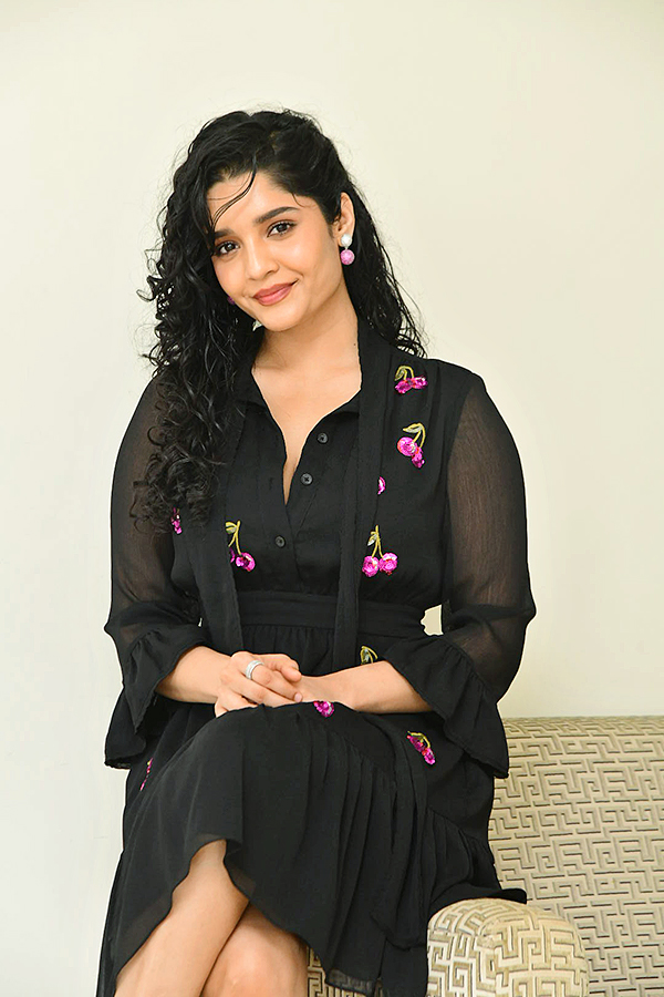 Ritika_20Singh_20Latest_20Pictures-16.jpg 15