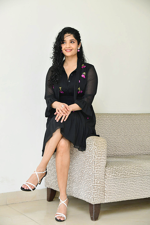Ritika_20Singh_20Latest_20Pictures-21.jpg 20